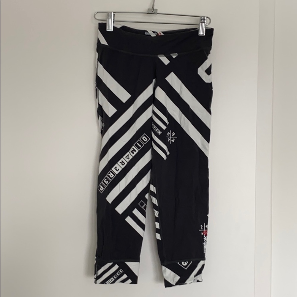 Reebok Cropped Leggings 🖤🤍